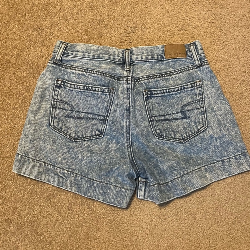 American Eagle Women Acid Wash Mom Jeans Size 2 Inseam 3.5" High-Rise Cotton
